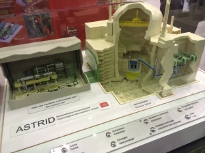 Maquette du réacteur ASTRID sur le stand CEA du World Nuclear Exhibition, Le Bourget, octobre 2014
